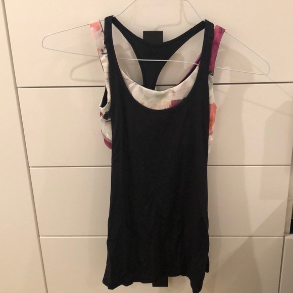 Black lulu lemon workout top with built in bra - Picture 1 of 2